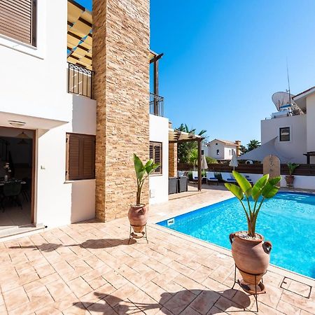 Villa Iris By Ezoria Villas Айя-Напа Экстерьер фото
