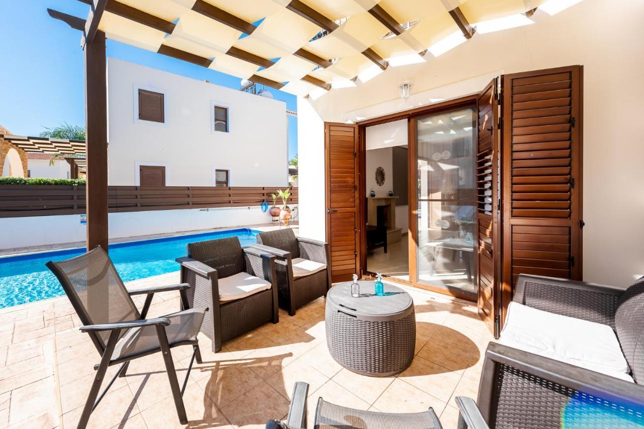 Villa Iris By Ezoria Villas Айя-Напа Экстерьер фото