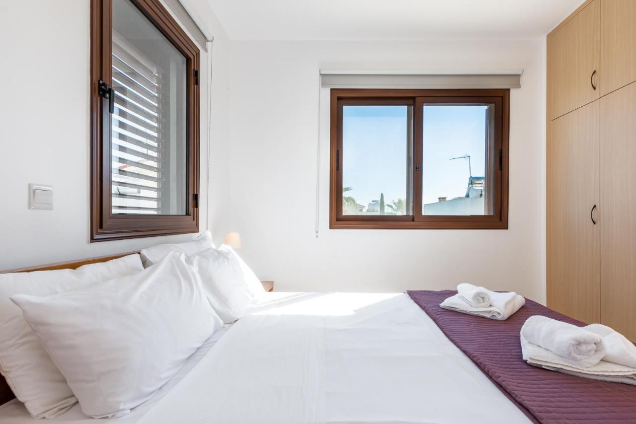 Villa Iris By Ezoria Villas Айя-Напа Экстерьер фото